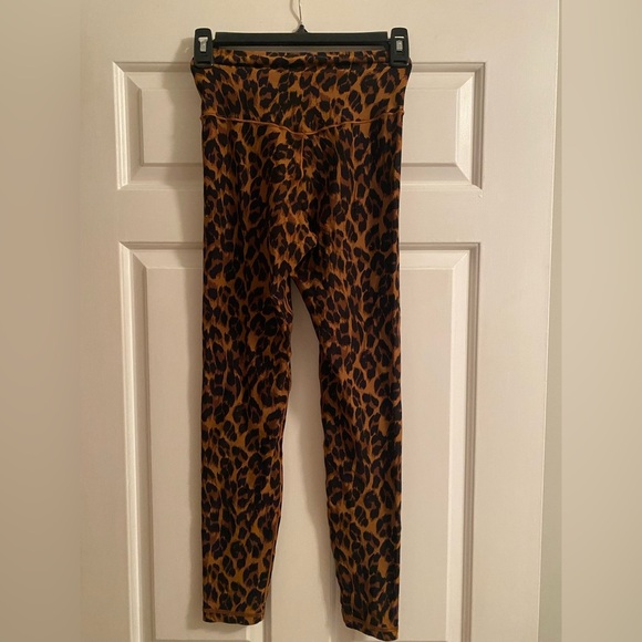 Aerie Offline 7/8 Crossover Cheetah Print Leggings Size M - Picture 4 of 5